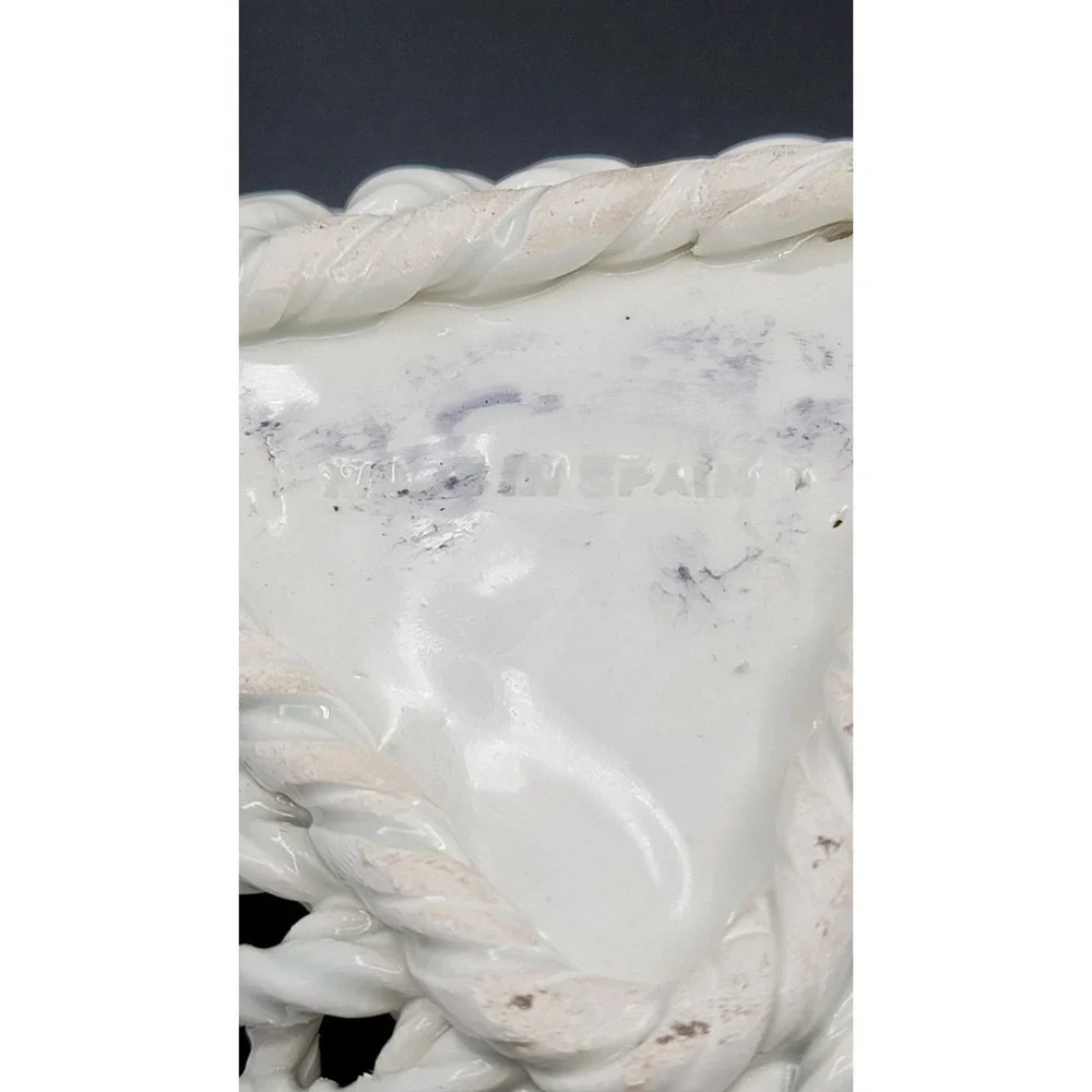 Vintage Levante Woven Porcelain Triangle Lidded Trinket Box Pink‎ Roses Floral